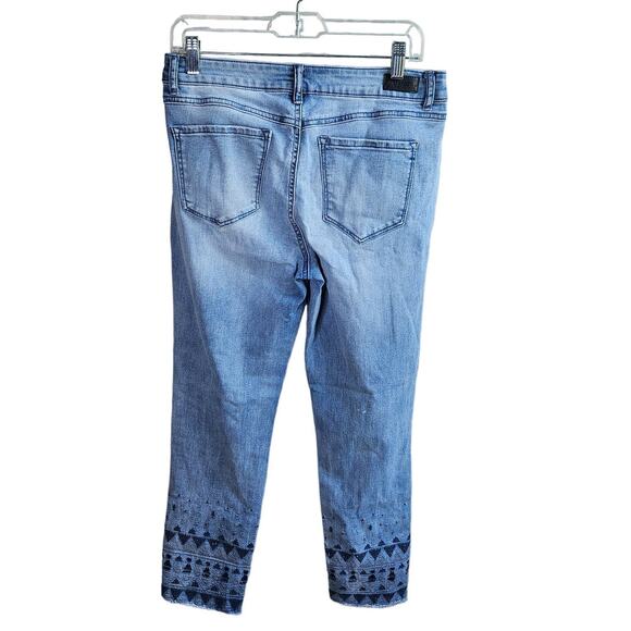 Womens Natural Reflections Vintage Reunion Embroidered Cropped Jeans Size 8 - Picture 2 of 11
